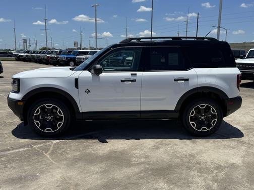 Oxford White 2026 Ford Bronco Sport Outer Banks