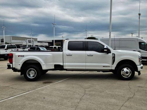 White Metallic 2024 Ford F-350 Limited