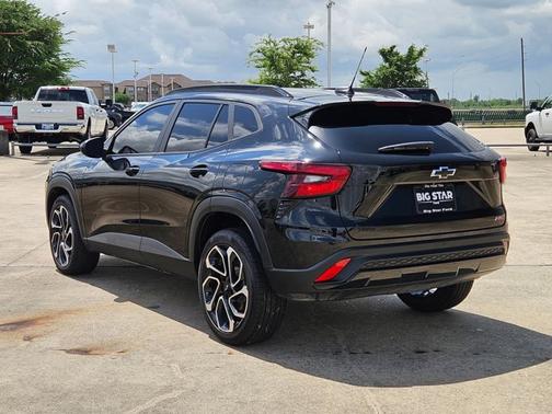 Mosaic Black Metallic 2025 Chevrolet Trax 2RS