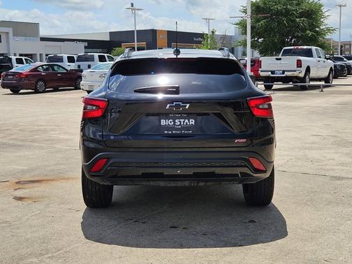 Mosaic Black Metallic 2025 Chevrolet Trax 2RS