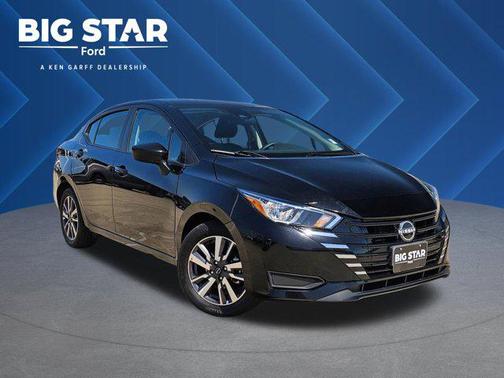 Super Black 2024 Nissan Versa 1.6 SV