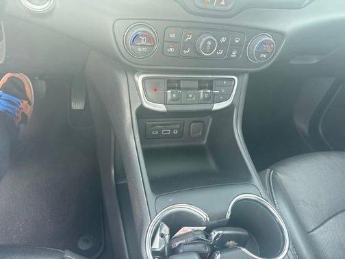 Summit White 2024 GMC Terrain SLT