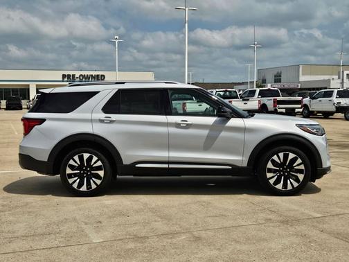 SPACE WHITE METALLIC 2026 Ford Explorer PLATINUM