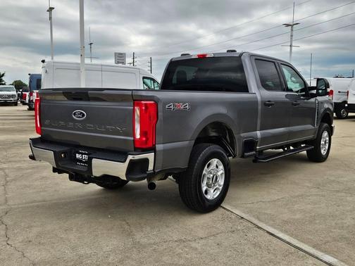 Gray Metallic 2025 Ford F-250 XLT
