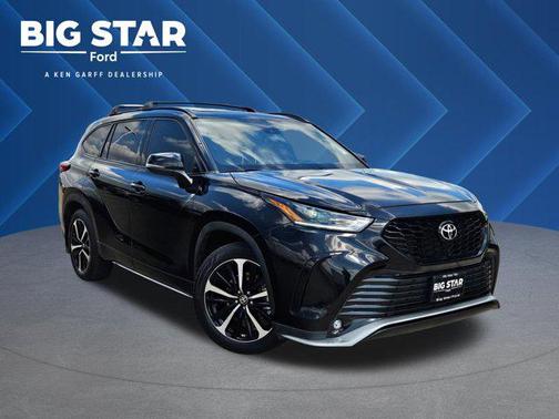 Midnight Black Metallic 2021 Toyota Highlander XSE