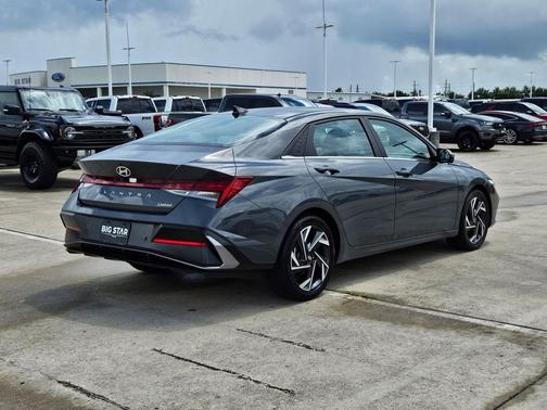 Ecotronic Gray 2024 Hyundai ELANTRA Limited