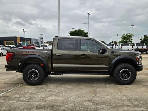 SHELTER GREEN 2025 Ford F-150 RAPTOR