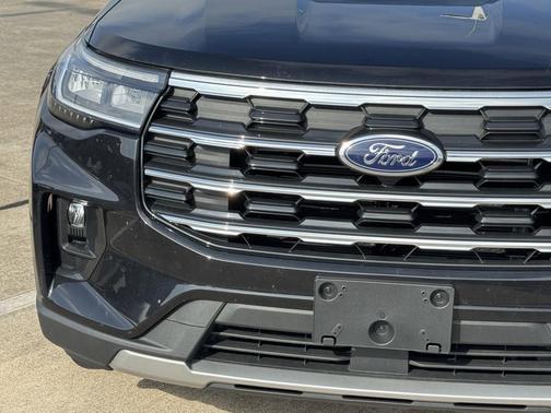 Agate Black Metallic 2026 Ford Explorer Active