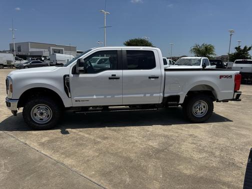 Oxford White 2026 Ford F-250 XL