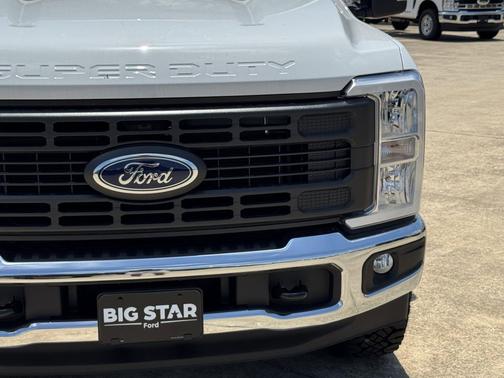 Oxford White 2026 Ford F-250 XL