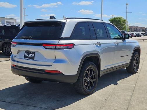Silver Zynith 2025 Jeep Grand Cherokee Altitude