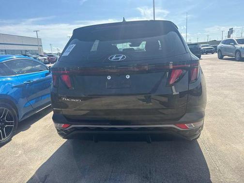 Black Pearl 2024 Hyundai TUCSON SE
