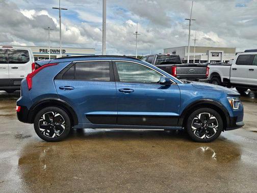 Mineral Blue 2024 Kia Niro EV Wind