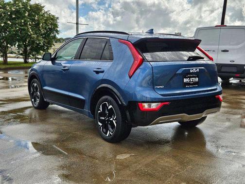 Mineral Blue 2024 Kia Niro EV Wind