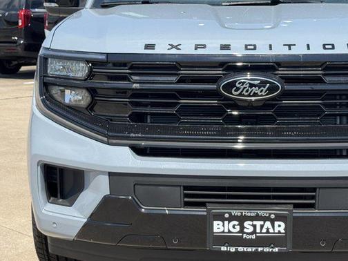 Glacier Gray Metallic Tri-Coat 2026 Ford Expedition Platinum