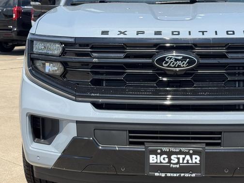 Glacier Gray Metallic Tri-Coat 2026 Ford Expedition Platinum