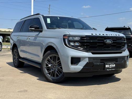 Glacier Gray Metallic Tri-Coat 2026 Ford Expedition Platinum
