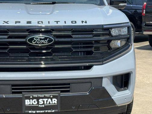 Glacier Gray Metallic Tri-Coat 2026 Ford Expedition Platinum