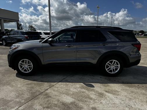Carbonized Gray Metallic 2026 Ford Explorer Active