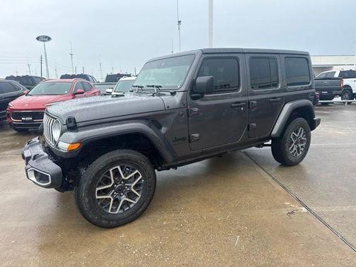 Granite Crystal Metallic Clearcoat 2025 Jeep Wrangler Sahara