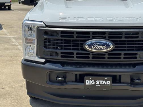 Oxford White 2026 Ford F-350 XL
