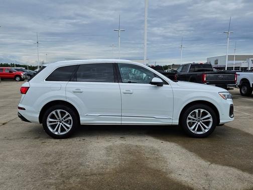 Carrara White 2025 Audi Q7 55 QUATTRO PREMIUM