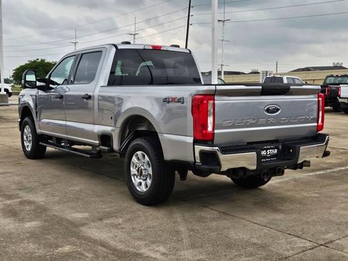 ICONIC SILVER 2024 Ford F-250 XLT