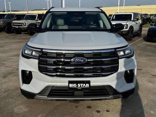Space White Metallic 2026 Ford Explorer Active