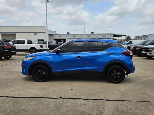 Electric Blue Metallic 2024 Nissan Kicks S