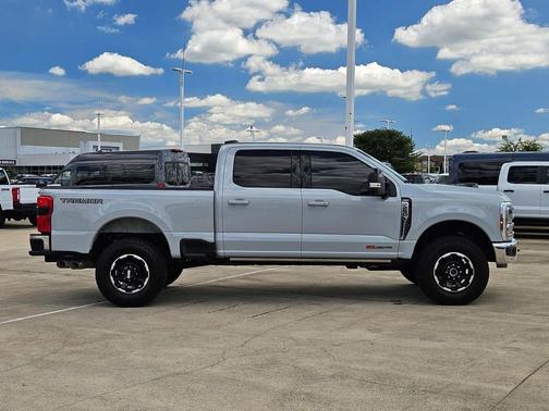 Avalanche 2025 Ford F-250 Lariat