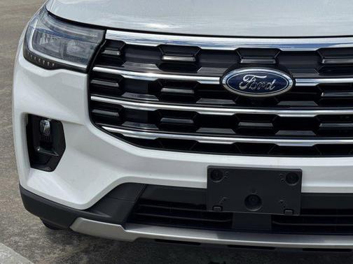 Star White Metallic Tri-Coat 2026 Ford Explorer Active