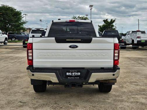 White Metallic 2022 Ford F-350 Lariat