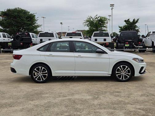 White 2025 Volkswagen Jetta 1.5T Sport
