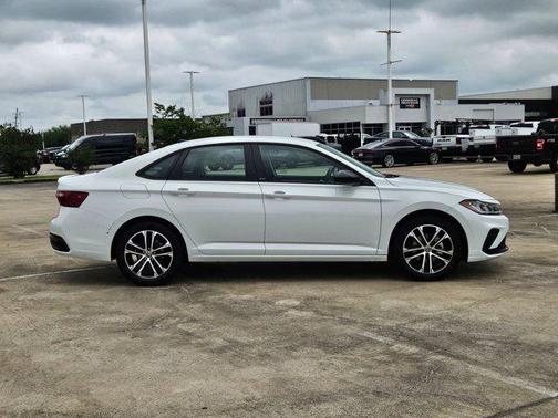 White 2025 Volkswagen Jetta 1.5T Sport