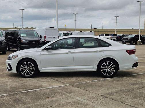 White 2025 Volkswagen Jetta 1.5T Sport