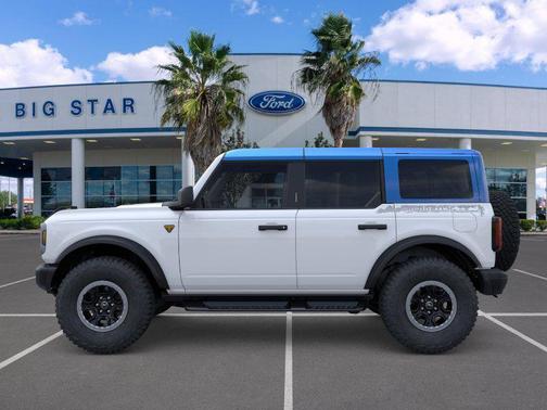 Oxford White 2026 Ford Bronco Badlands