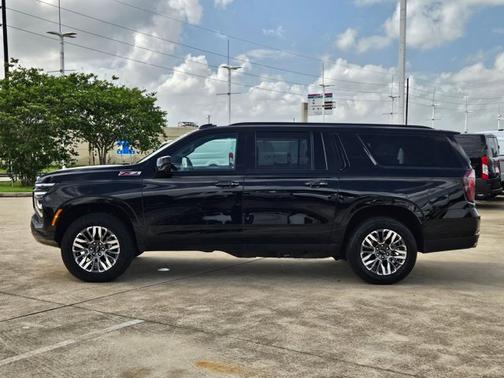 Black 2025 Chevrolet Suburban Z71