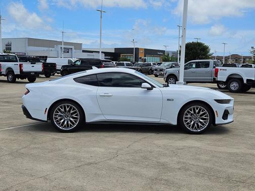 Oxford White 2026 Ford Mustang GT Premium