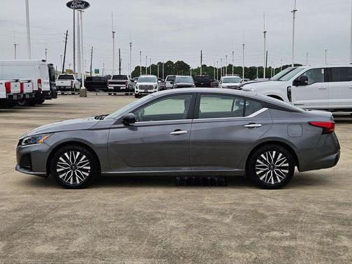 Gun Metallic 2025 Nissan Altima 2.5 SV