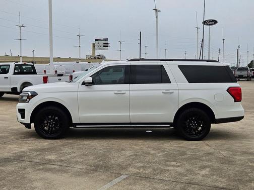 White Metallic 2022 Ford Expedition XLT
