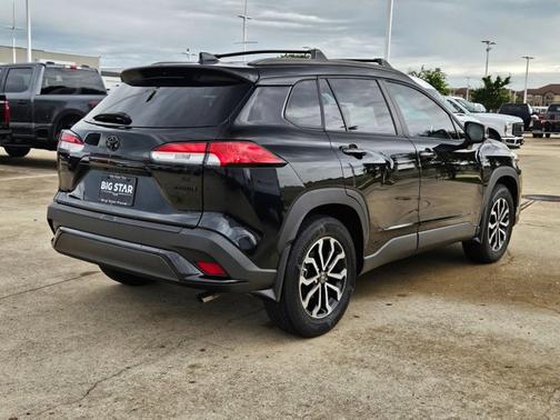 Jet Black 2024 Toyota Corolla Cross SE