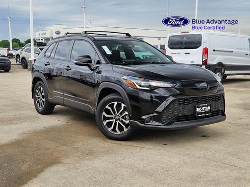 Jet Black 2024 Toyota Corolla Cross SE
