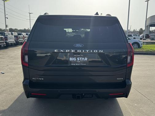 Dark Matter Gray Metallic 2026 Ford Expedition Max Active 4x2