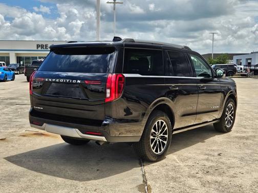 AGATE BLACK METALLIC 2025 Ford Expedition PLATINUM