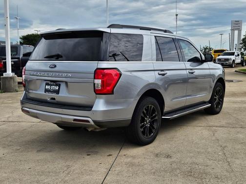 Silver Metallic 2022 Ford Expedition XLT