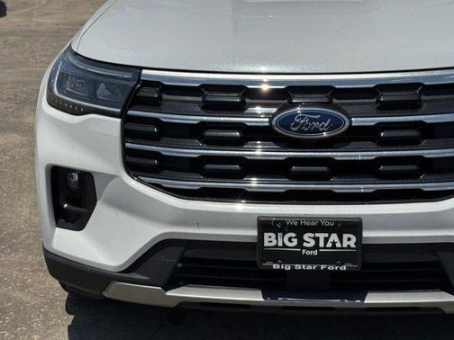 Star White Metallic Tri-Coat 2026 Ford Explorer Active