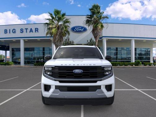 Star White Metallic Tri-Coat 2026 Ford Expedition Max Platinum