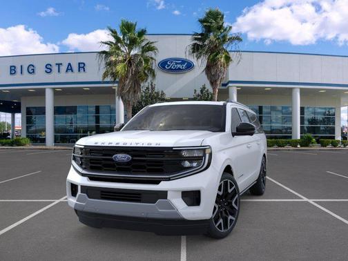 Star White Metallic Tri-Coat 2026 Ford Expedition Max Platinum