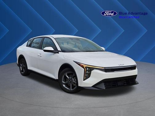 Snow White Pearl 2025 Kia K4 LXS