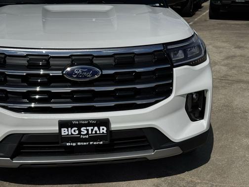 Star White Metallic Tri-Coat 2026 Ford Explorer Active
